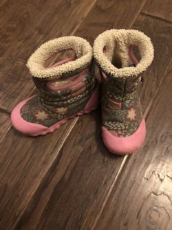 Girls bogs size 10