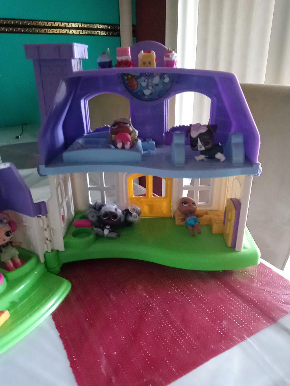Play House with LOL Dolls and LOL Pet and Shopkins