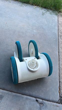 Pool vacuum