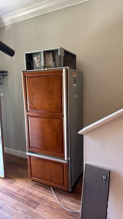 Subzero 30 inch built in fridge.