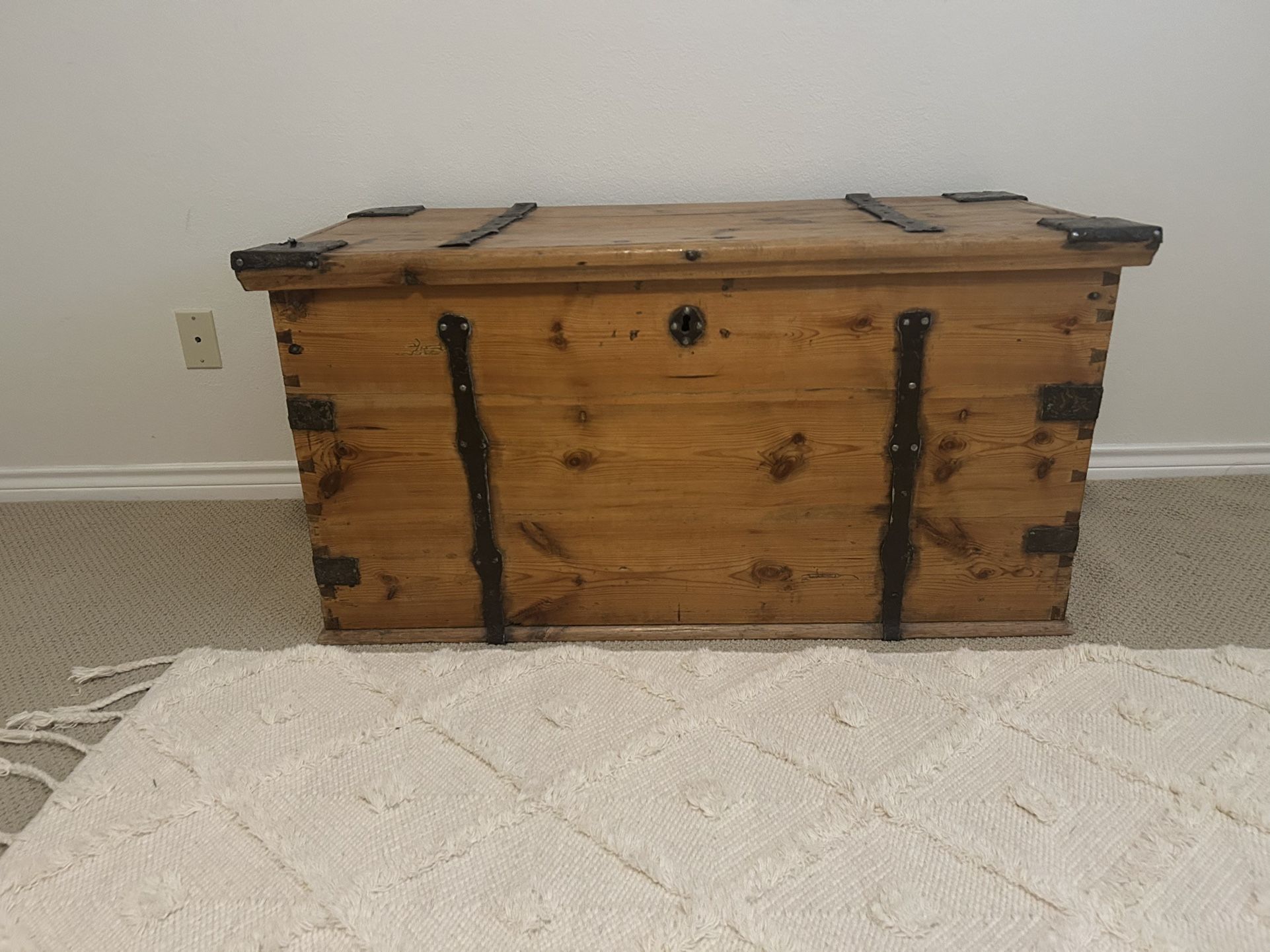 Vintage Pine Trunk
