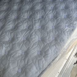 Queen Size Bed Mattress King Koil Intimate Extra Firm Tight Top Stearns & Foster Aireloom Kluft Hotel Collection Purple Tempurpedic Shifman Saatva Avo