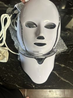 New. Rejuvenation Led Mask