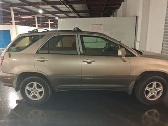 1999 lexus rx300 great condition  148k