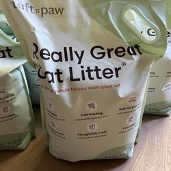 8 Bags Of Tuft And Paw Cat Litter 