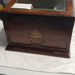 antique wooden box velvet 11x8 9/13/26 best offer yakima