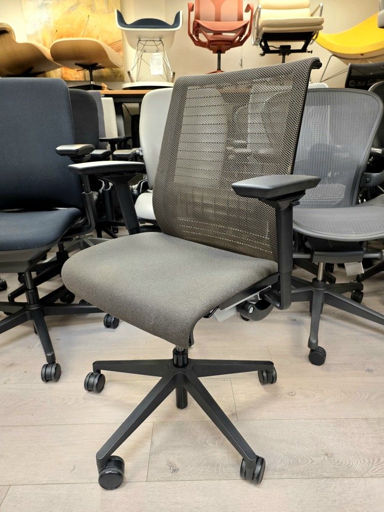 🔥CLEARANCE SALE!🔥STEELCASE THINK CHAIR FULLY ADJUSTABLE ARMS AND LUMBAR SUPPORT SEAT DEPTH TILT LOCK ADJUSTMENTS