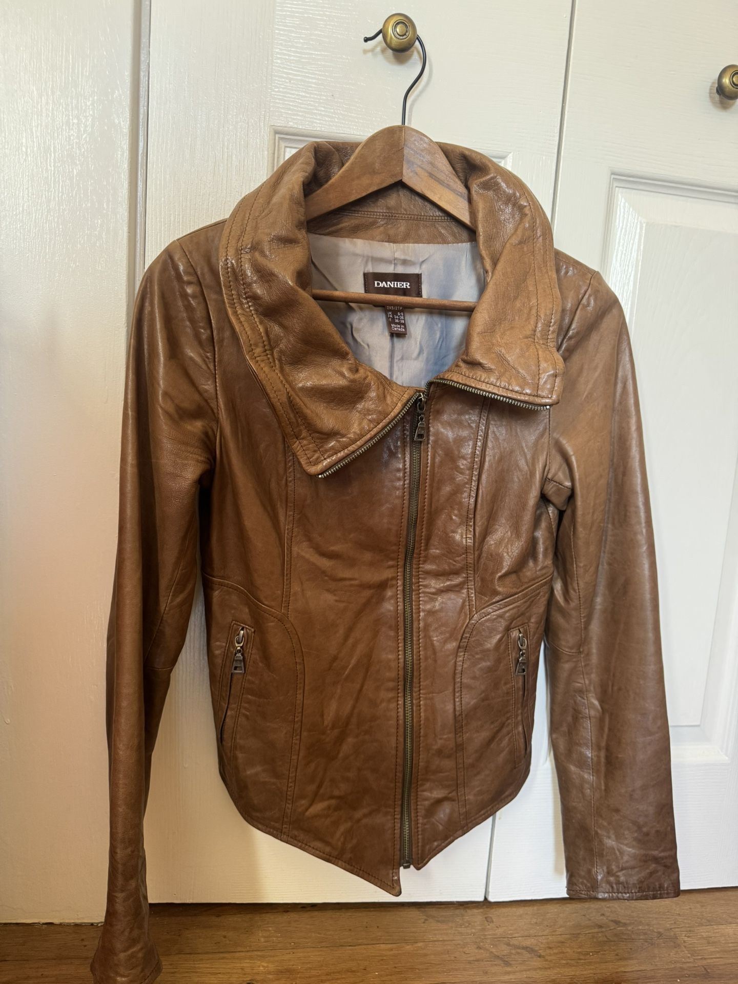 Danier Leather Jacket Women’s Xs