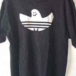 Adidas x Mark Gonzales Shmoo Skateboarding Men Black T-Shirt
Size Large 
Pre-owned 
Excellent condition 
No rips or stains 
18"  C x 28"L