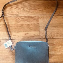 Michael Kors jet set travel crossbody