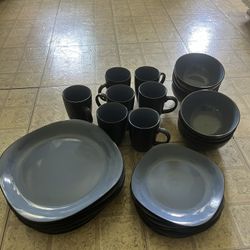 Thomson pottery Dish Set
