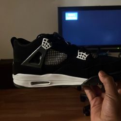 Jordan 4s Black And White
