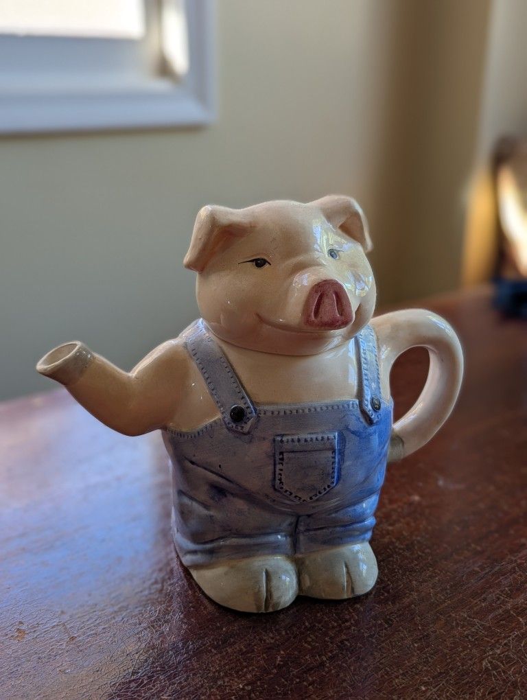 Farmer Pig Teapot