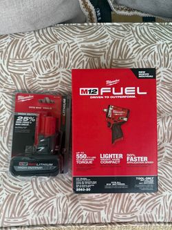 M12 1/2 Stubby Impact Wrench + 5.0 High Output Battery