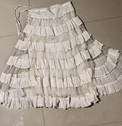 White long skirt ideal for summer and beach Size Medium!! Falsa larga blanca ideal para el verano o para la playa usada solo una vez , nueva !!! Whit