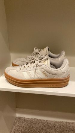 Adidas Like New Women’s Shoes Size 7 1/2