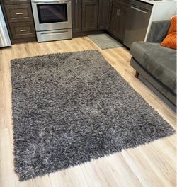 Cozy Grey Shag Area Rug 5’3” × 7’6” – Excellent Condition