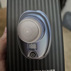 New ELECTRIC SHAVER.  Blue.