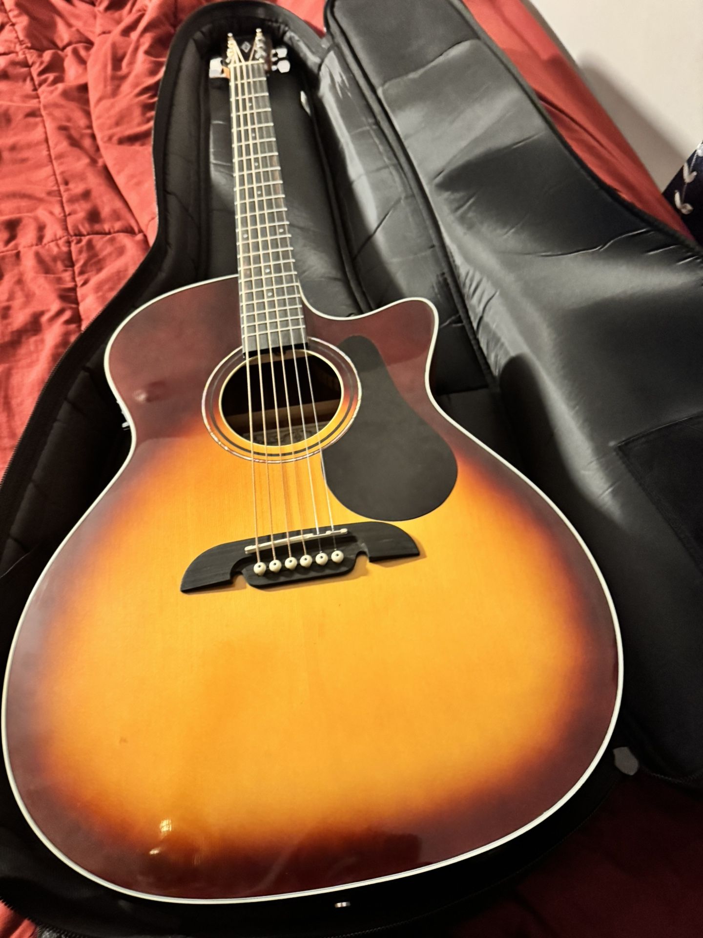 Alvarez acoustic Guitar 