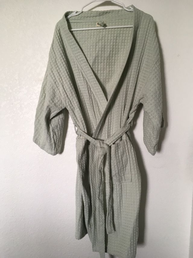 Bathen Robe. Minimally Used!