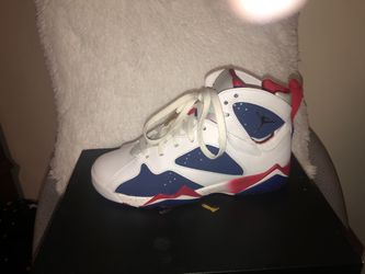 Jordan’s youth size 5