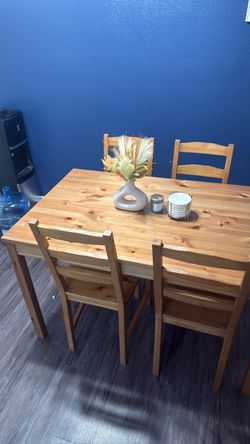 Table and chair set