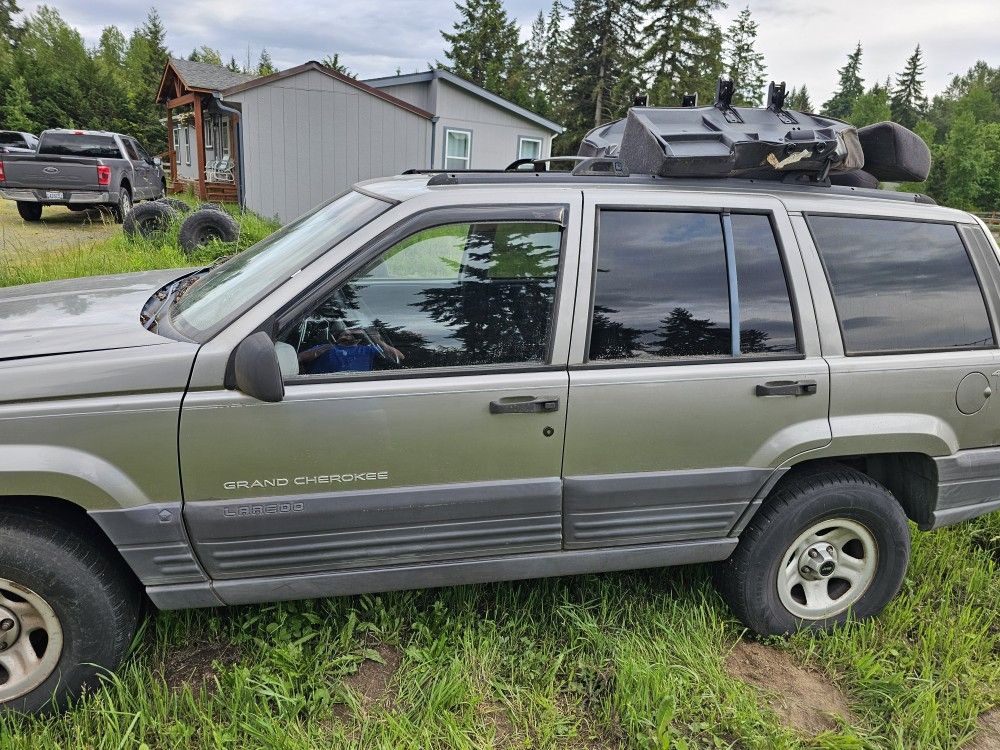 1998 Jeep Grand Cherokee Laredo PART OUT