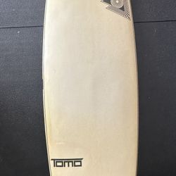 Tomo Evo 6’ 44 L with Fins and Bag