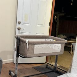 Baby Bedside Sleeper 