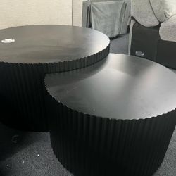 Coffee Table Set of 2 Round Coffee Tables Modern Crescent Side Tables Accent Table for Living Room Matte Black，$150