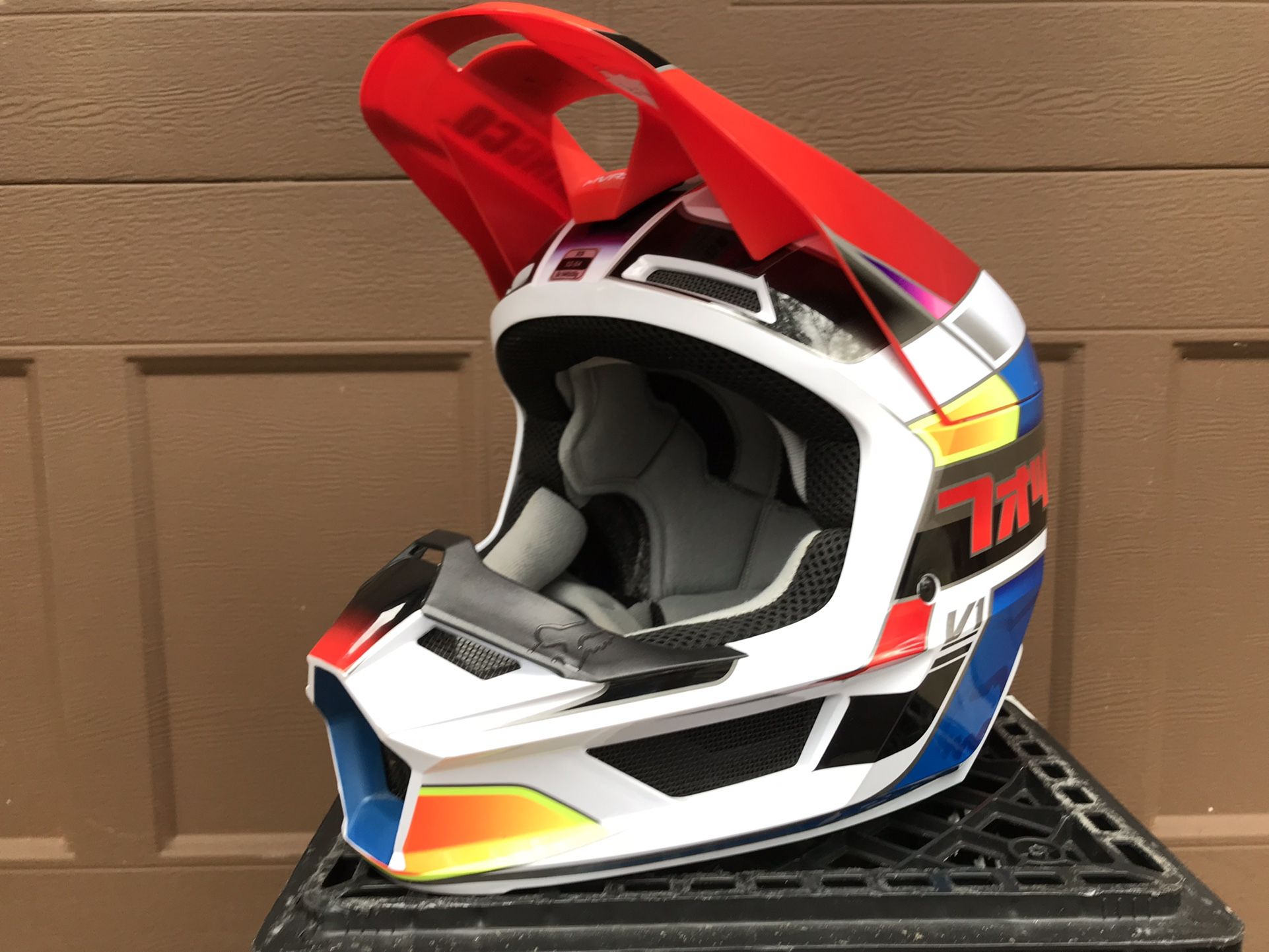 kids dirt bike helmet