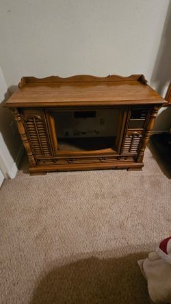 Vintage/Antique Television frame - 1984  - can be used to make liquor bar/dog bed etc..