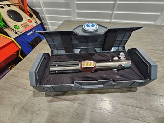 $300 - Star Wars Disney Galaxys Edge REFORGED LUKE SKYWALKER REY Legacy Lightsaber Hilt w/ case no blade.