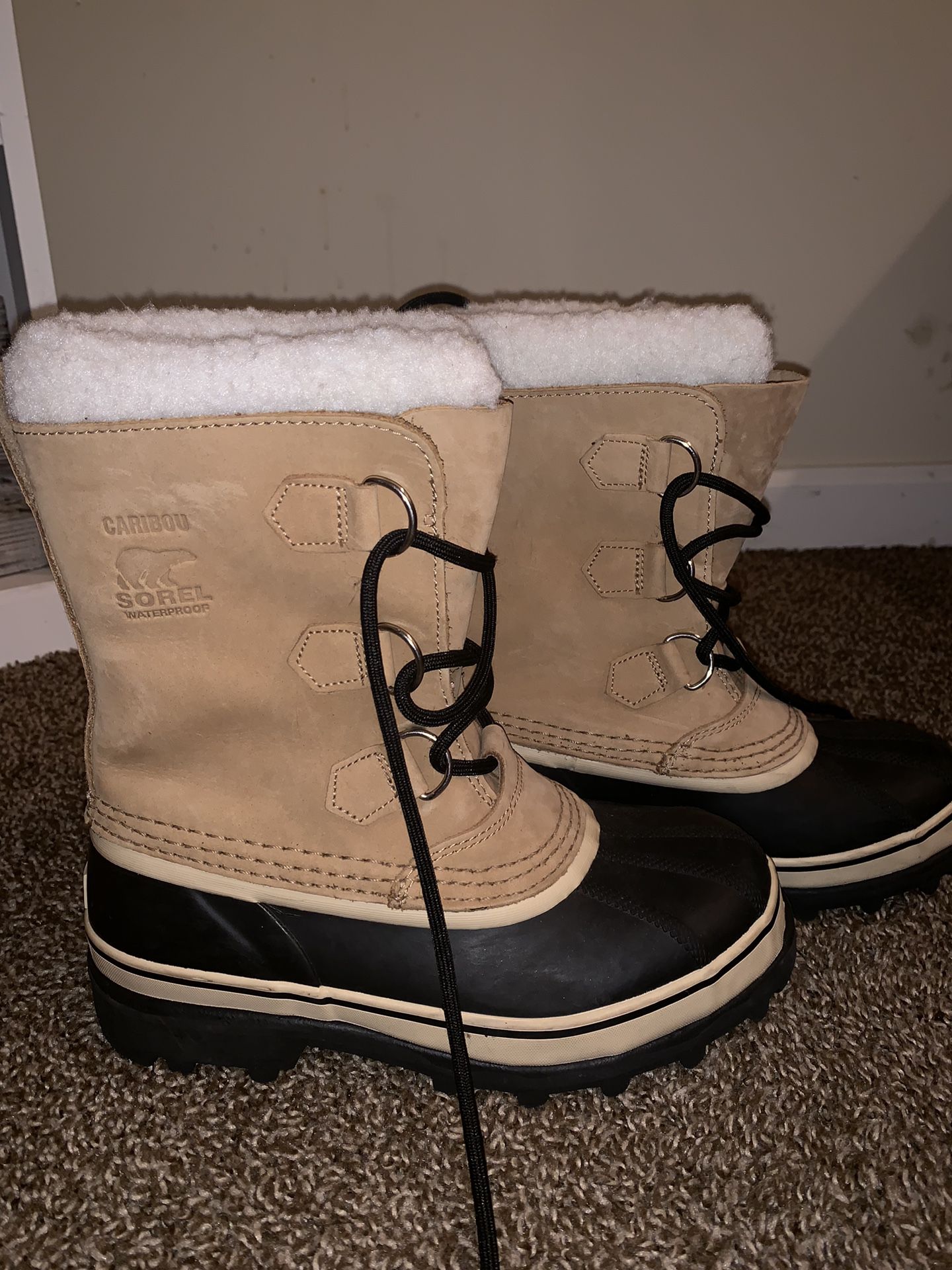 Sorel snow boots size 6