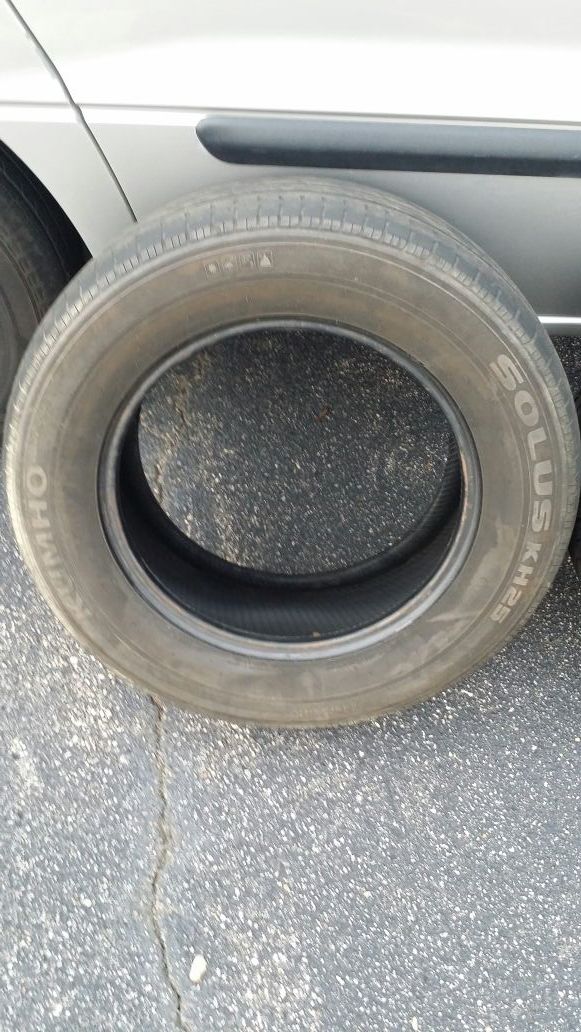 2 tires Kumho/ Doral