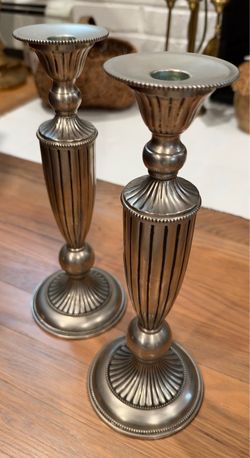 Title: Pair of Large Silver-Tone Fluted Column Candlesticks – Classic Neoclassical Style