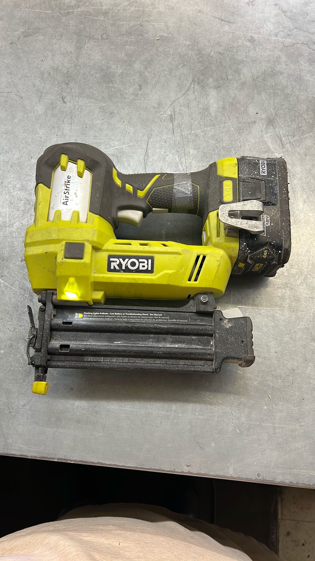 Ryobi P320VN 18GA Nail Gun W/ Battery