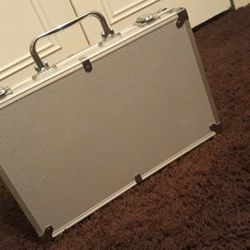 New Poker Set With Steel Carry Case