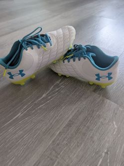 Soccer cleats