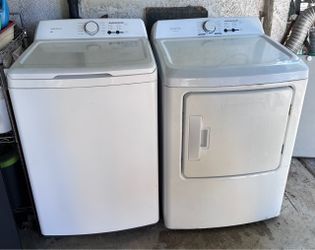 Insignia Washer and Dryer Set