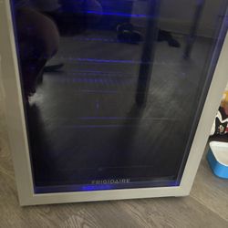 Frigidaire Beverage Center