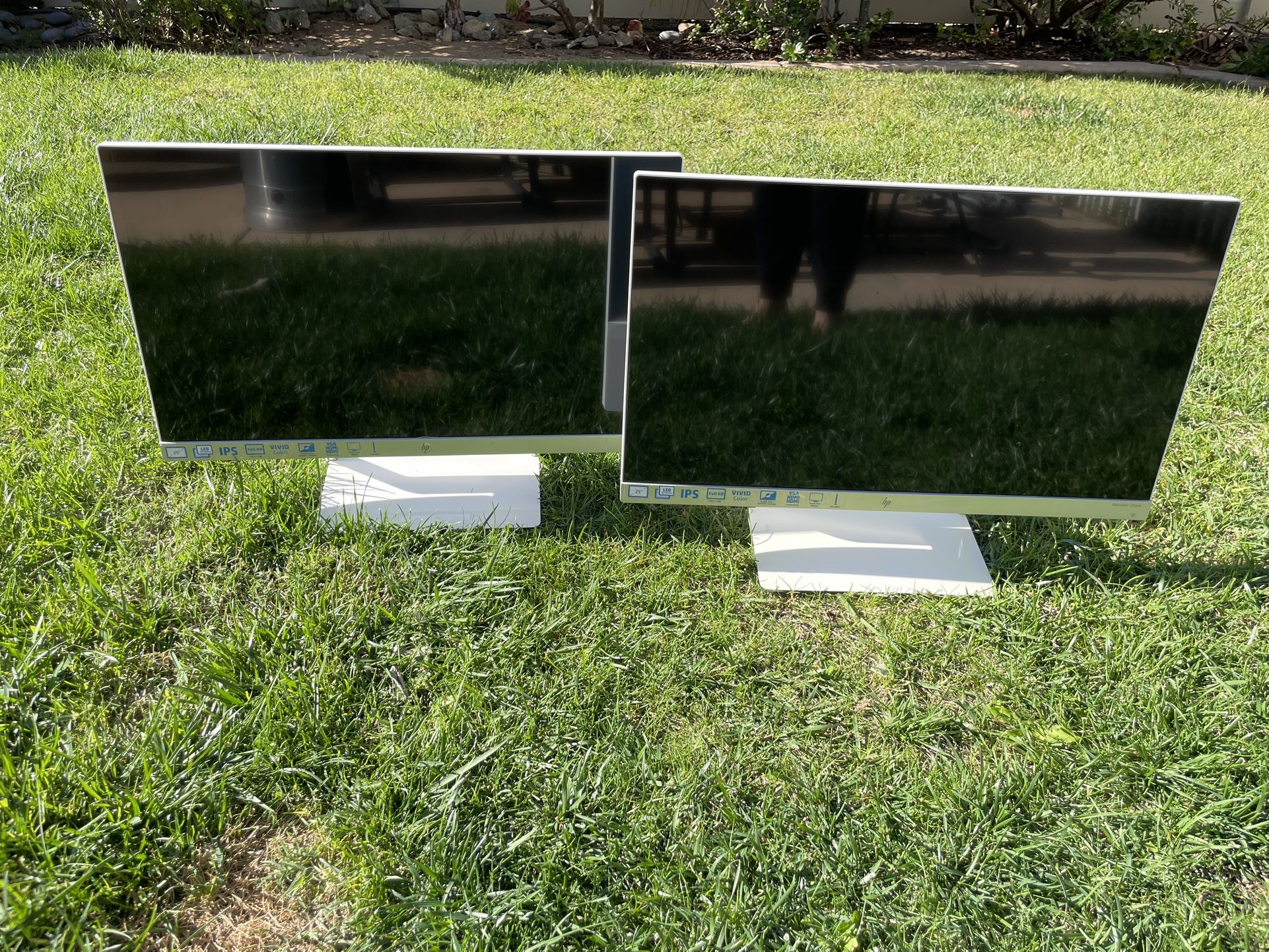 HP Computer Monitors - White