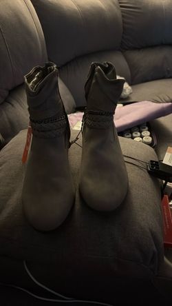 Girls boots