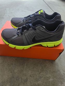 Nike Downshifter 5 Running Shoes Size 8