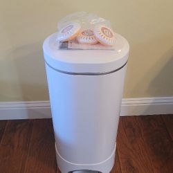 Munchkin Diaper Pail