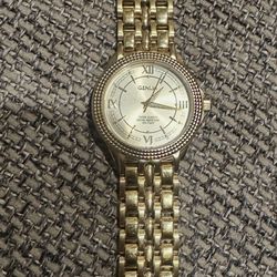 Geneve Gold Tone Quartz Watch – Classic Roman Numeral Dial – Elegant Style