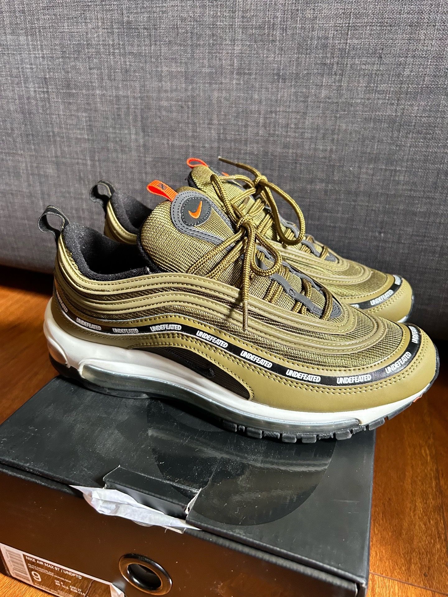 Men’s Nike Air Max 97 “Undefeated” Size 9