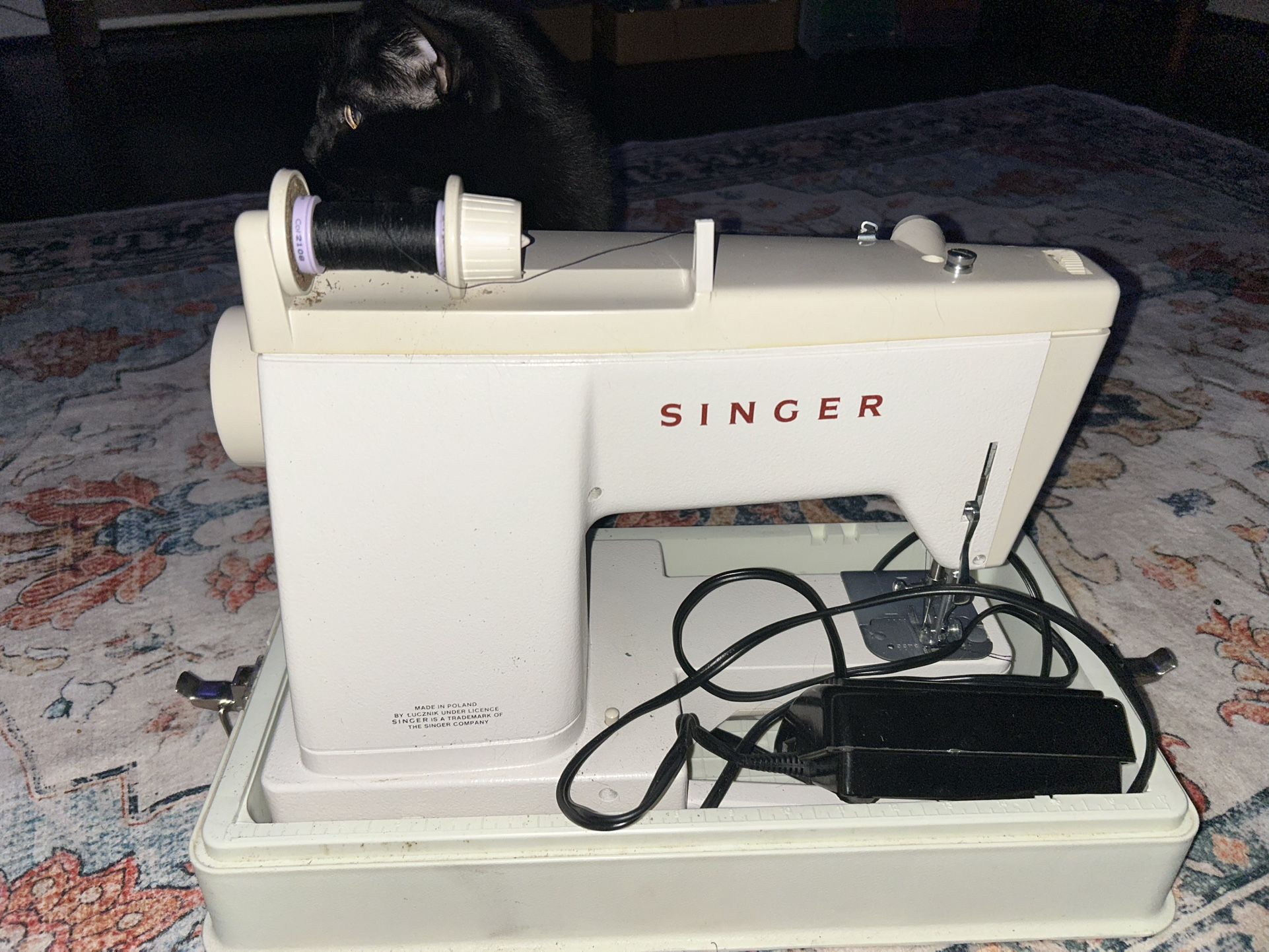 Singer 1022 1930’s Sewing Machine With Foot Pedal