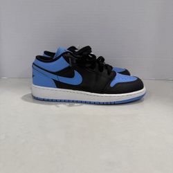 Air Jordan 1 Low “Black University Blue” Size 5.5 Y