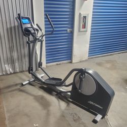 Life Fitness X1 Elliptical LOCAL DELIVERY AVAILABLE 